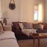 Anastasia - Stunning Sea View, Cheerful 2 Bedroom فيلة