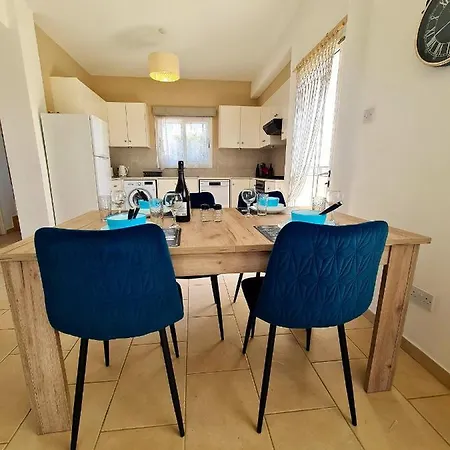 Anastasia - Stunning Sea View, Cheerful 2 Bedroom *