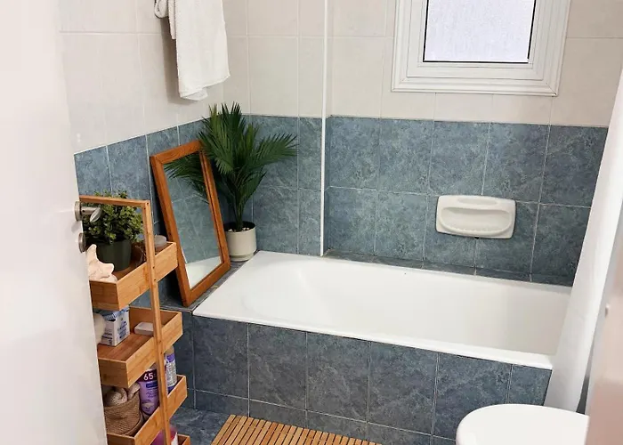 Anastasia - Stunning Sea View, Cheerful 2 Bedroom *