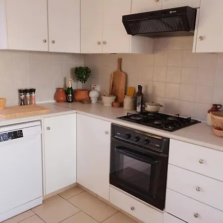 Villa Anastasia - Stunning Sea View, Cheerful 2 Bedroom Peyia