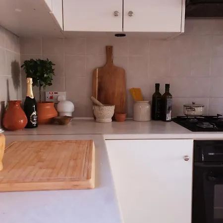 Cheerful 2 Bedroom Villa, Sea Views, Refurbished 2026 Villa Peyia