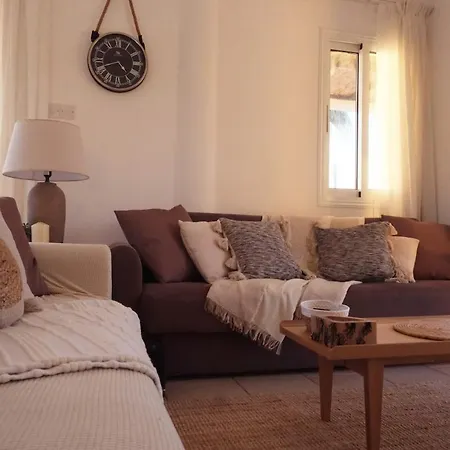 Cheerful 2 Bedroom Villa, Sea Views, Refurbished 2026 Villa