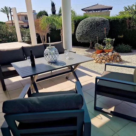 Villa Anastasia - Stunning Sea View, Cheerful 2 Bedroom *