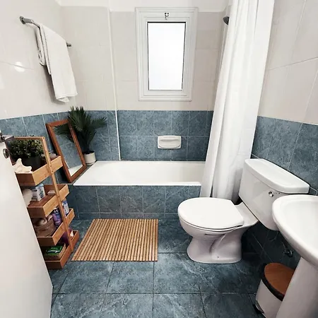 Villa Cheerful 2 Bedroom Villa, Sea Views, Refurbished 2026 Peyia