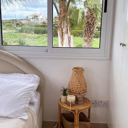 Villa Anastasia - Stunning Sea View, Cheerful 2 Bedroom *